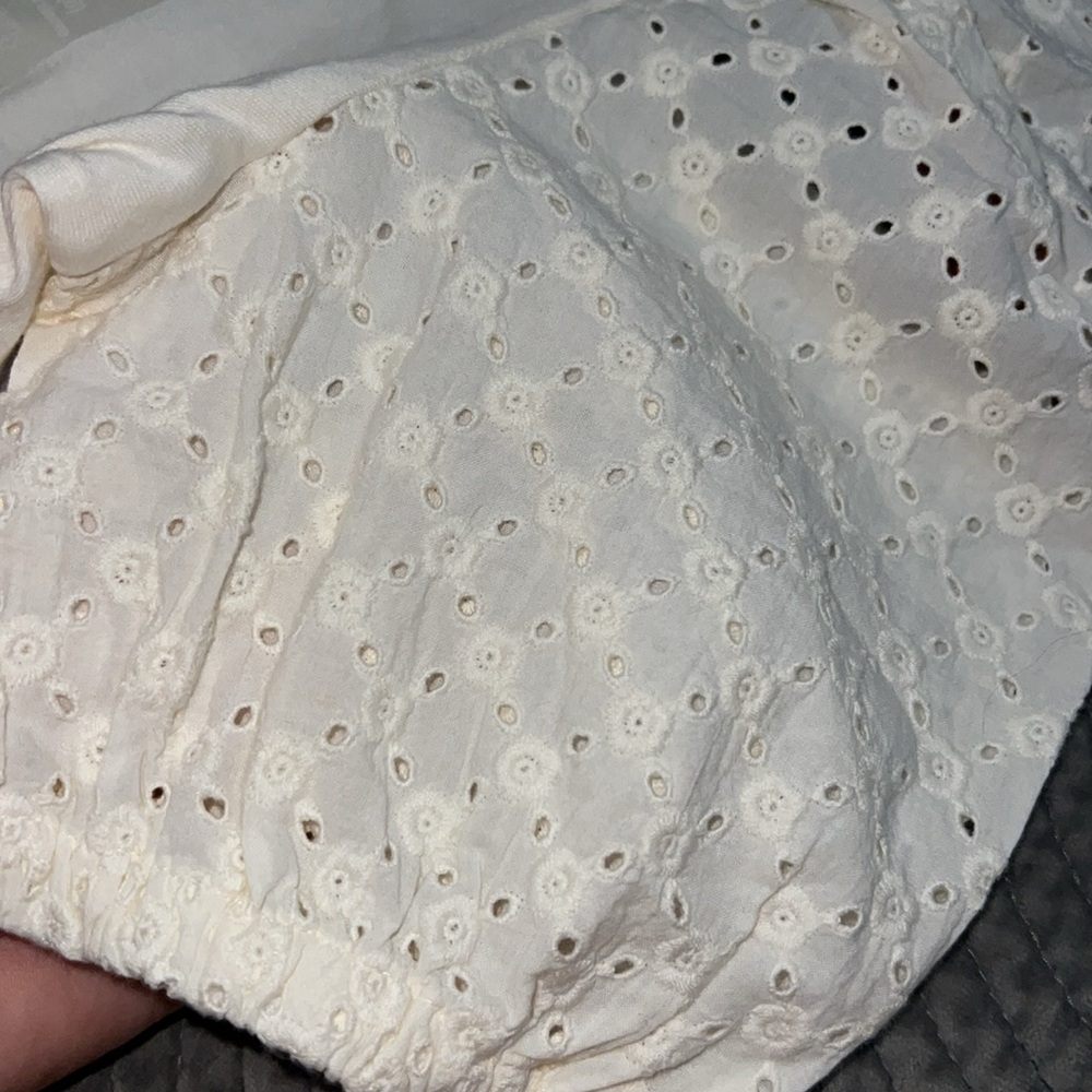 GAP kids Cream Puff Sleeve Eyelet Top - Picture 2 of 4